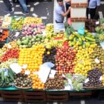 Trump abbassa dazi su carne, banane, caffè e pomodori