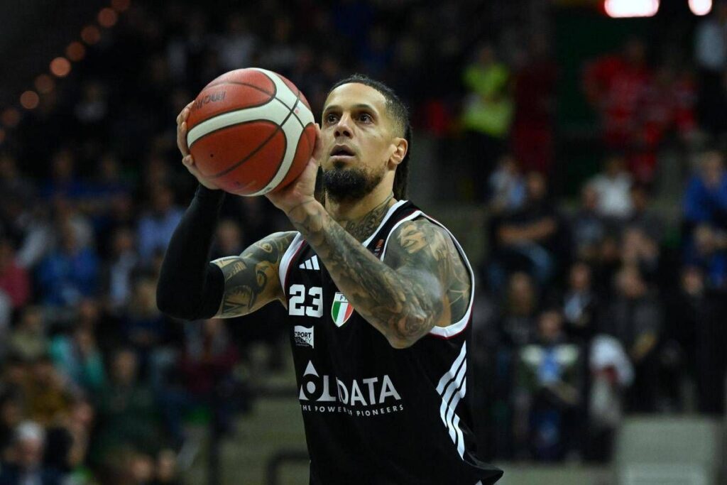 Virtus-Maccabi, polemiche in Eurolega. Meneghin: “Va giocata, politica fuori da sport”