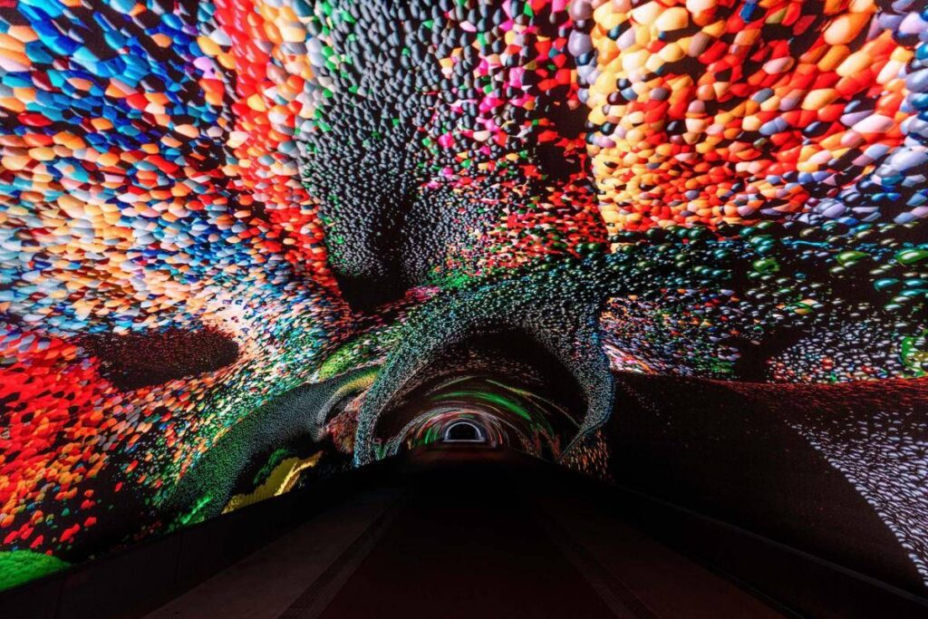 A Gorizia i dati diventano poesia, Anadol firma il progetto digitale più grande d’Europa