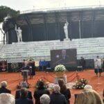 Addio a Nicola Pietrangeli, a Roma l’ultimo saluto alla leggenda del tennis sulle note di My Way