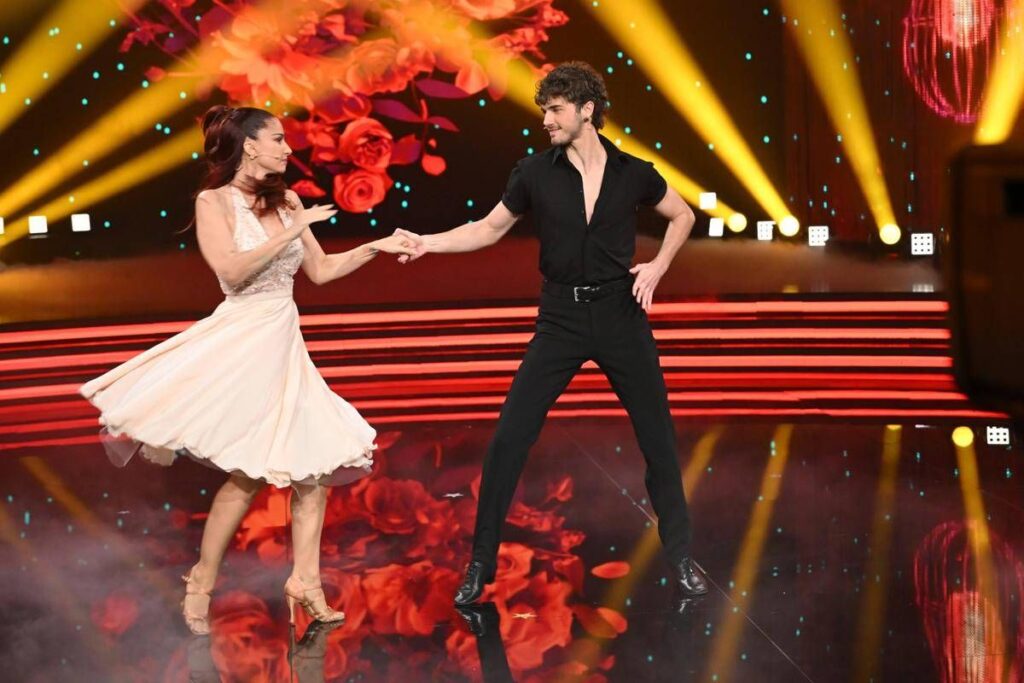 Ballando, la domanda che imbarazza Delogu: “Con Nikita solo amicizia perché…”