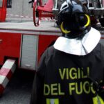 Bari, incendio in centro logistico. Fiamme alte fino a 10 metri