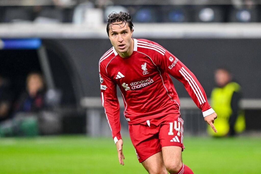 Chiesa salva il Liverpool, la giocata… da difensore