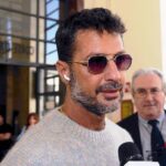 Corona e le chat di Signorini, è indagato per revenge porn: sarà sentito domani