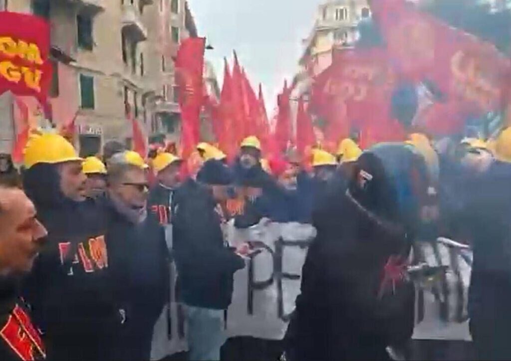 Ex Ilva, a Genova il corteo degli operai. Appello di Salis: “No alla violenza”