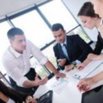 Giovani in fuga dall’Italia, sono 630mila tra il 2011 e il 2024: cosa dicono i dati del Cnel?