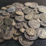Il tesoro romano scoperto in Francia, decine di migliaia di monete di 1800 anni fa