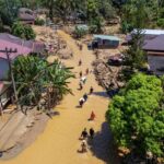 Inondazioni in Indonesia, sale il bilancio: 800 morti e 650 dispersi