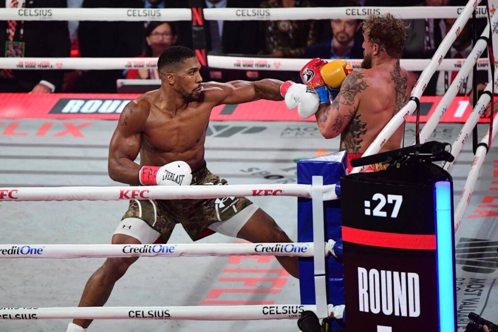 Joshua, incidente in Nigeria: il Suv si schianta, 2 morti