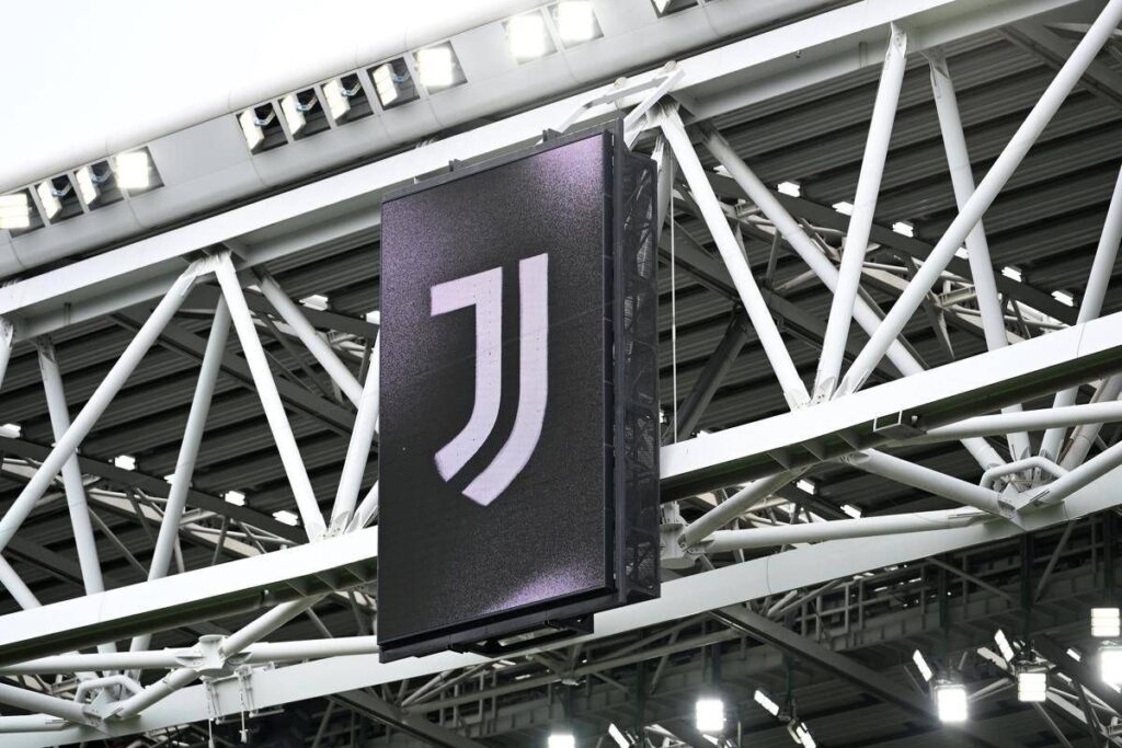Juve, Exor smentisce trattative per cessione quote