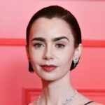 Lily Collins è ‘Emily in Paris’: “L’amore vero? Nella stagione 5 lo trova in sé stessa”