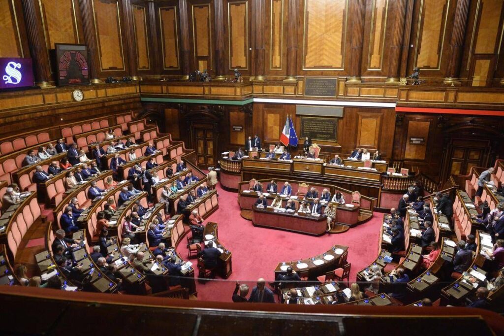 Maggioranza frena su spese Nato in Senato, dietrofront sulla mozione: “Non era il momento per discuterne”