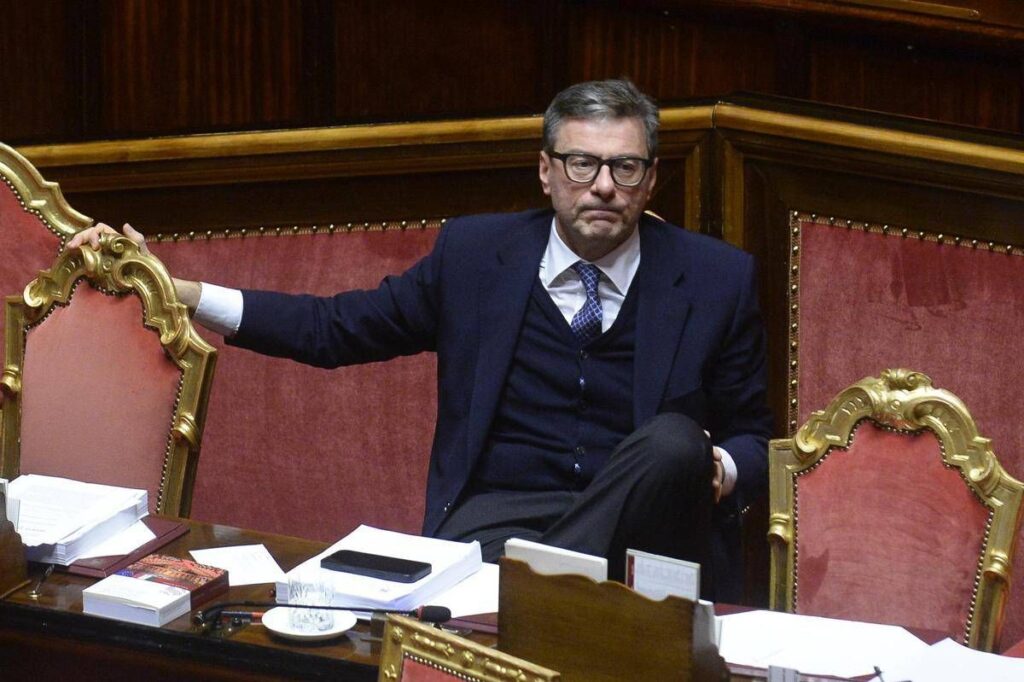 Manovra, Giorgetti: “No austerità ma prudenza, debito troppo alto”