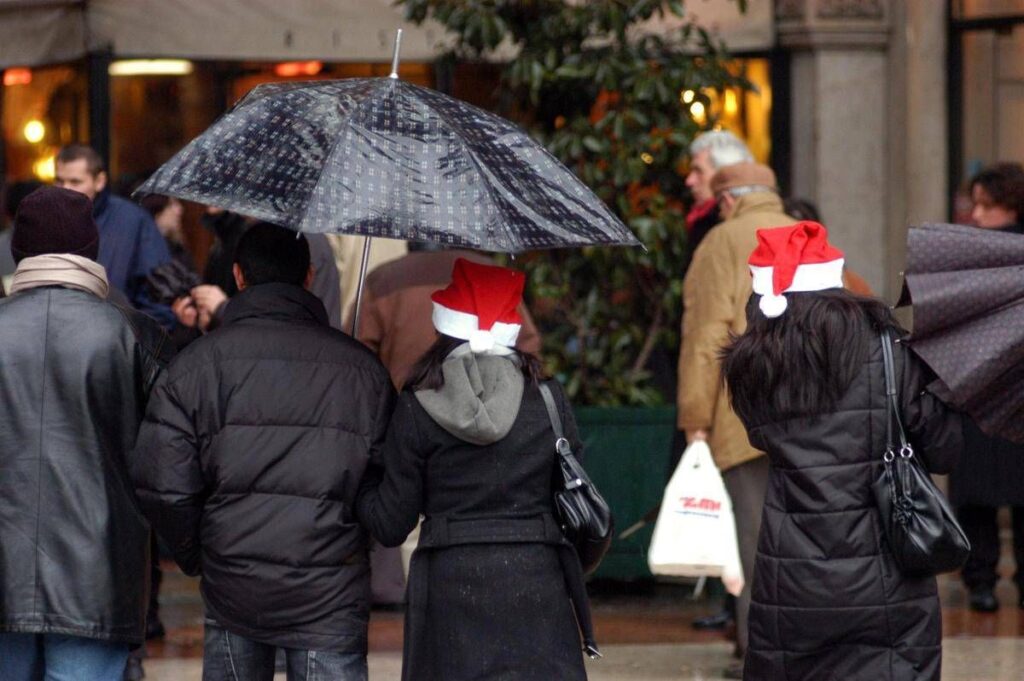 Meteo, breve miglioramento poi piogge e neve: settimana di Natale dinamica