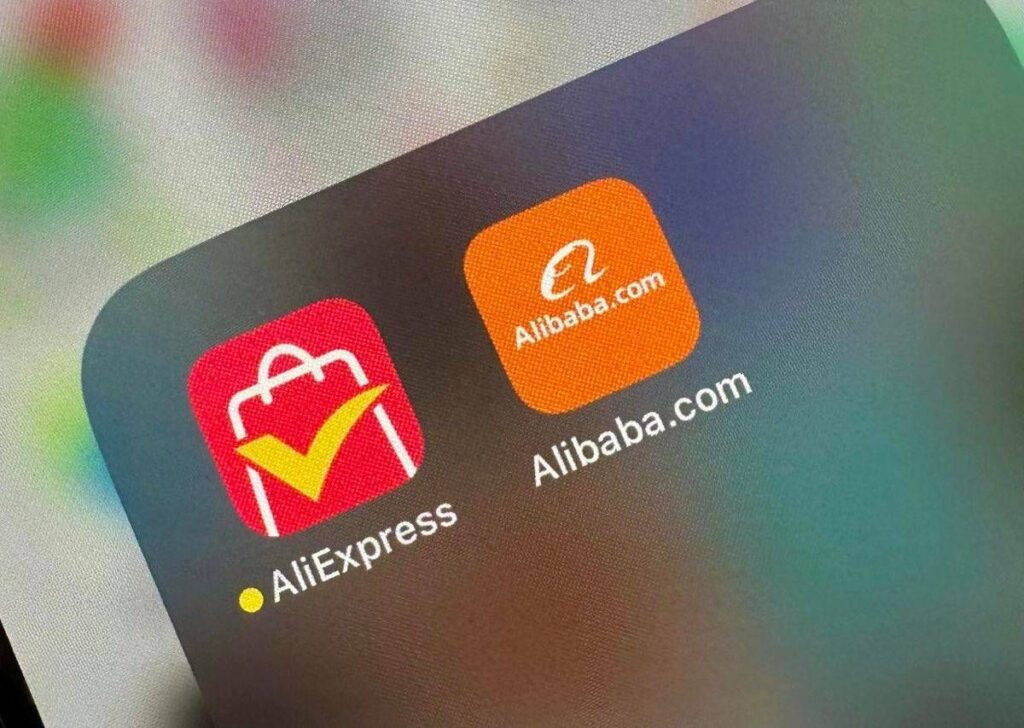 Natale, da ricerca del regalo perfetto a momenti in famiglia, ecco come lo celebrano gli italiani