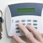 Natale e rischio furti in casa, le 5 mosse per partire sereni