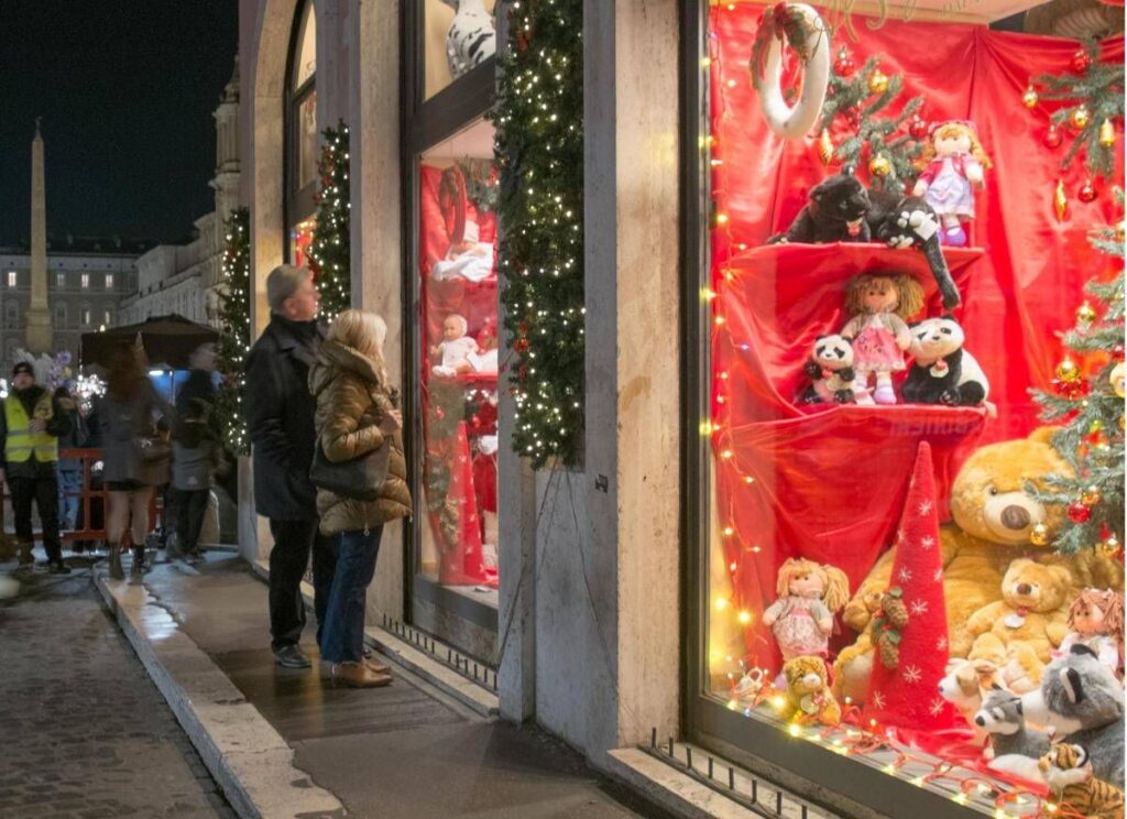 Natale, giochi e dolci sicuri sotto l’albero e nella calza? Occhio alle contraffazioni