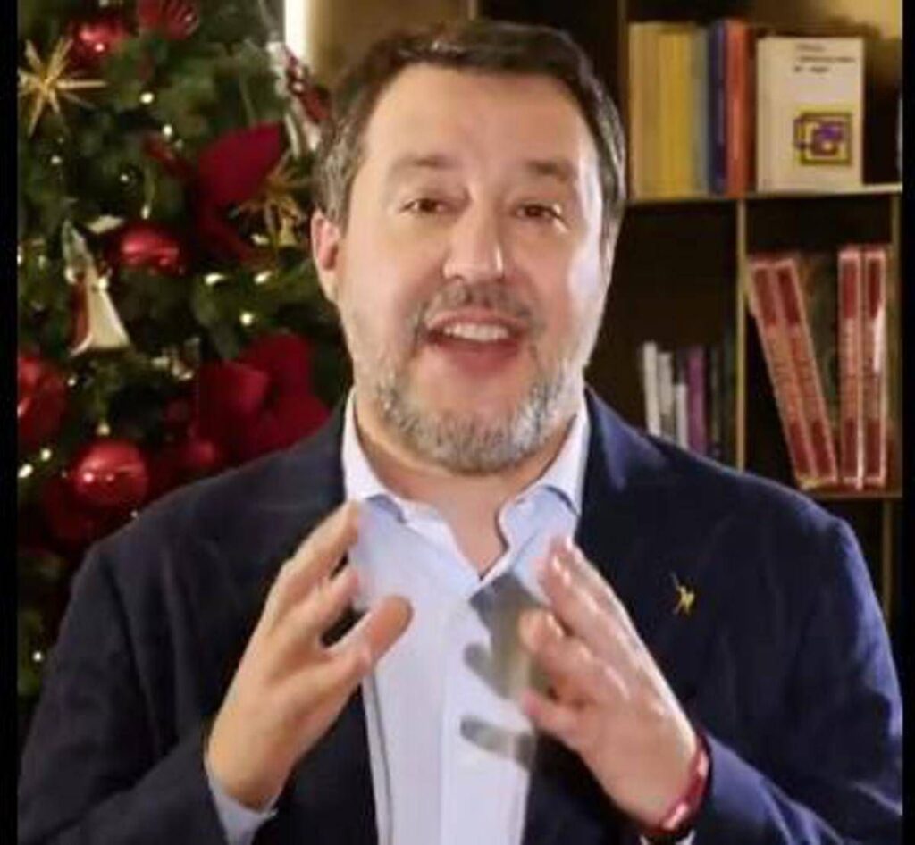 Natale, gli auguri di Salvini: “Felice per il primo da assolto dopo 5 anni”