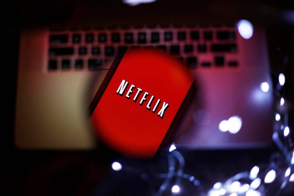 Netflix, l’acquisto di Warner Bros scuote il cinema Usa: timore di tagli a posti e sale