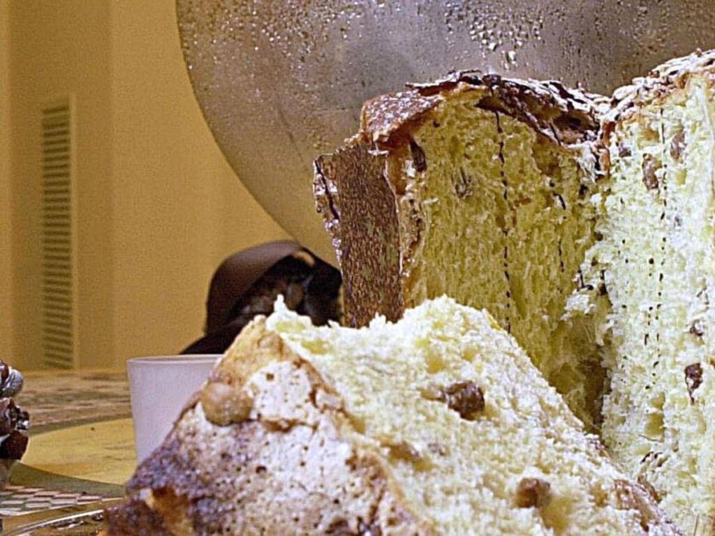 Pandoro e panettone, a Natale massimo una fetta al giorno: i consigli dei medici
