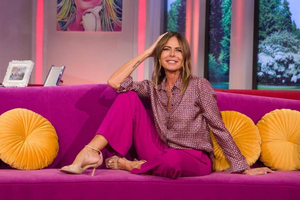 Paola Perego cade dalle scale al Gialappashow: cosa è successo – Il video