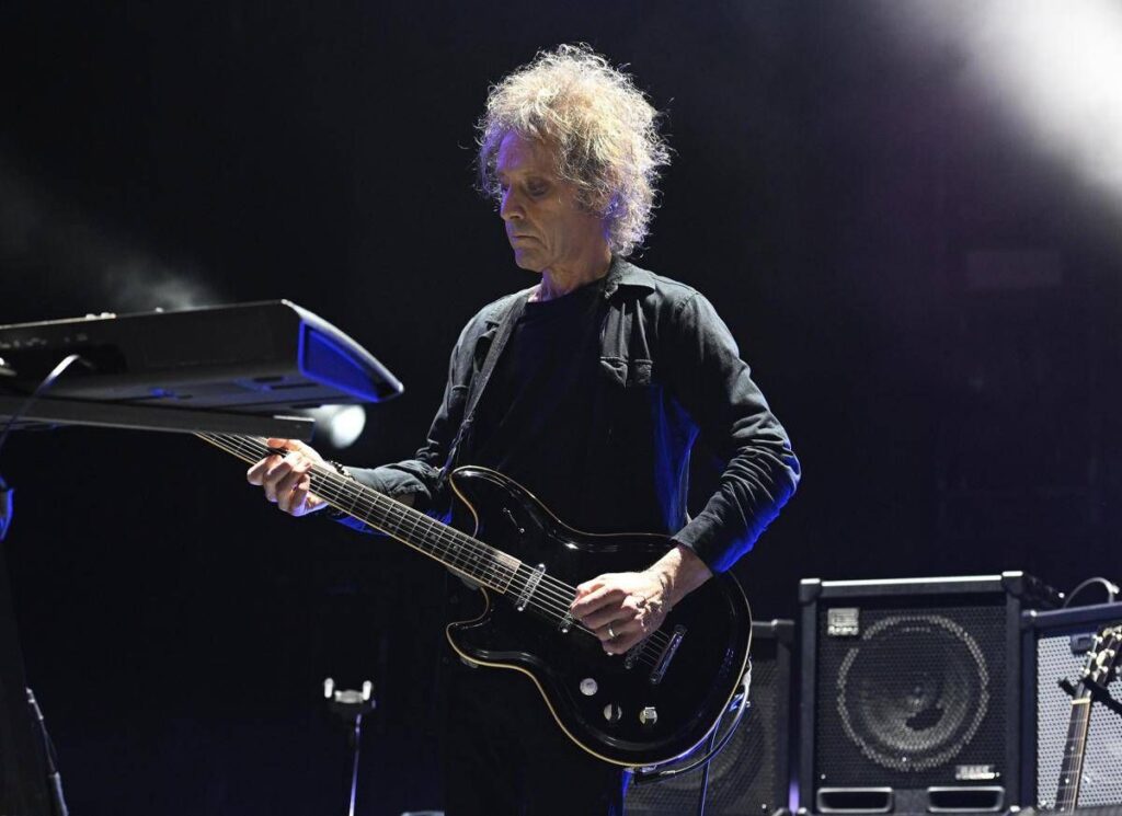 Perry Bamonte, morto lo storico chitarrista dei The Cure