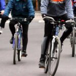 Spari contro gruppo di ciclisti, a colpire un 25enne incensurato perché li detesta