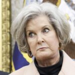 Susie Wiles: “Trump ha personalità da alcolista”. Poi nega. E’ bufera sulla capa di gabinetto