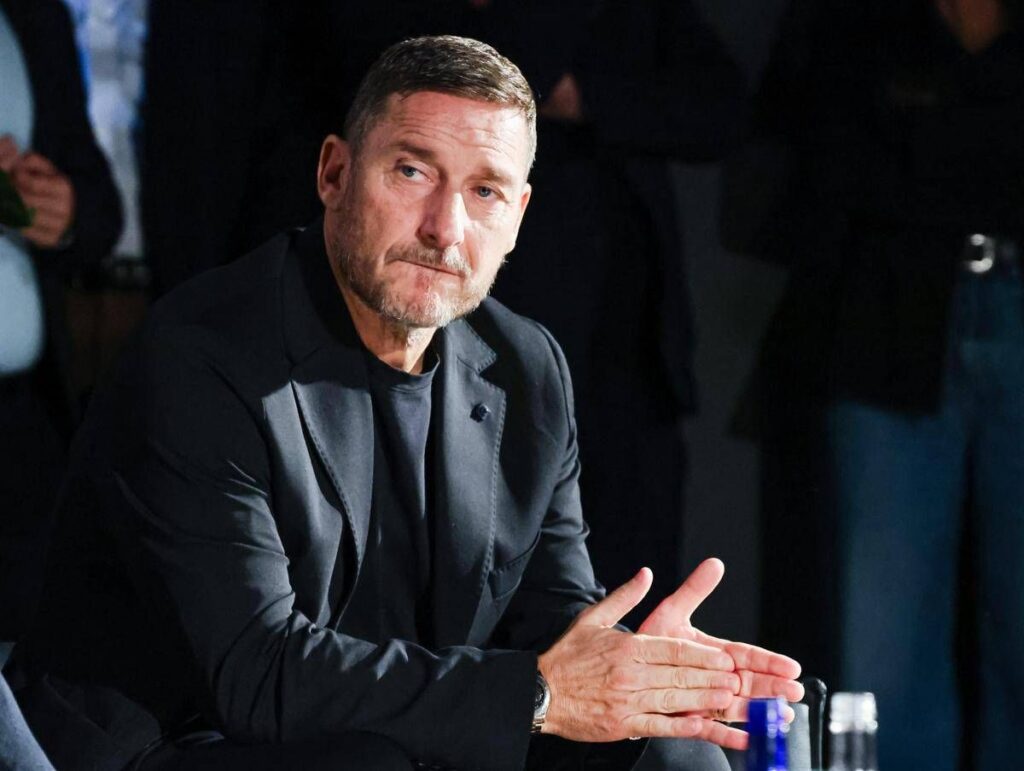 Totti e la paura del Covid: “Stavo per morire, mi ha chiamato Pier Silvio Berlusconi”