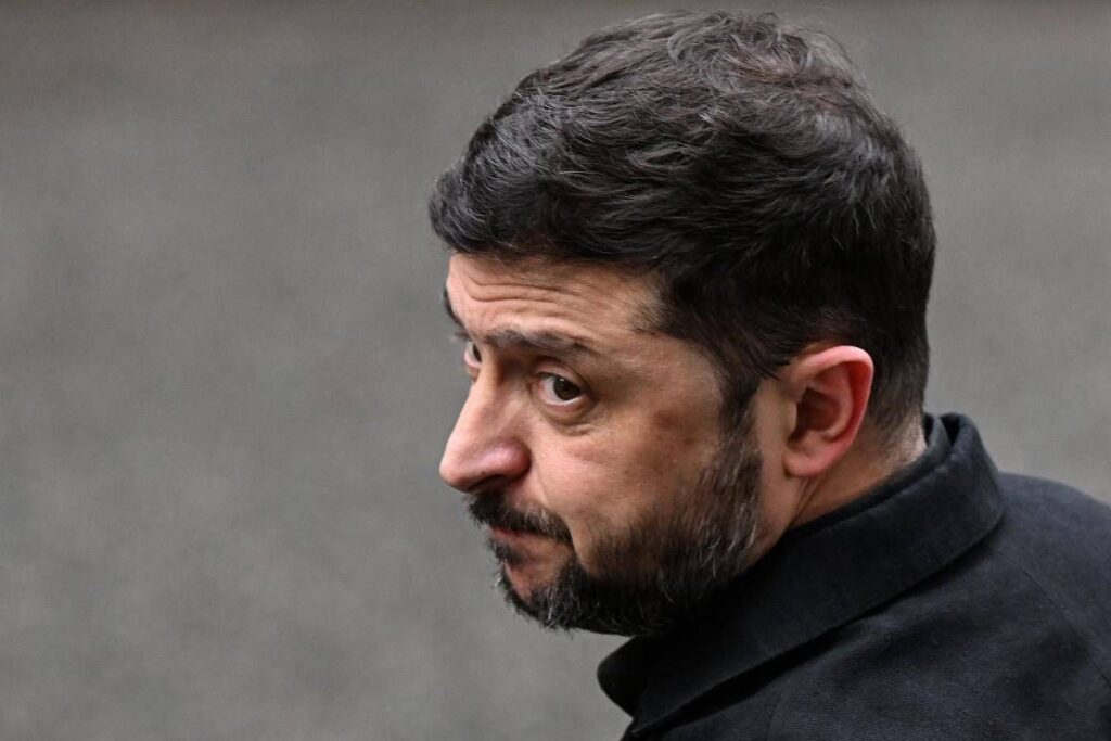 Ucraina, Zelensky a Berlino: “Cerco sostegno Usa per congelare linea fronte”