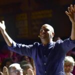 Zalone e l’ode alla prostata a reti unificate Mediaset