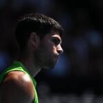 Australian Open, la chiusura del tetto durante la finale fa infuriare Alcaraz