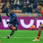Bonny cade in area, ma Veiga colpisce il pallone: ‘giallo’ rigore in Inter-Lecce