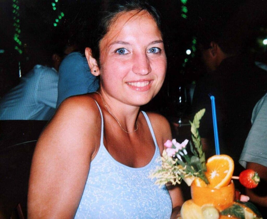 Caso Garlasco, legali Poggi: “Nuove analisi confermano che Chiara trovò file porno sul pc di Alberto Stasi”