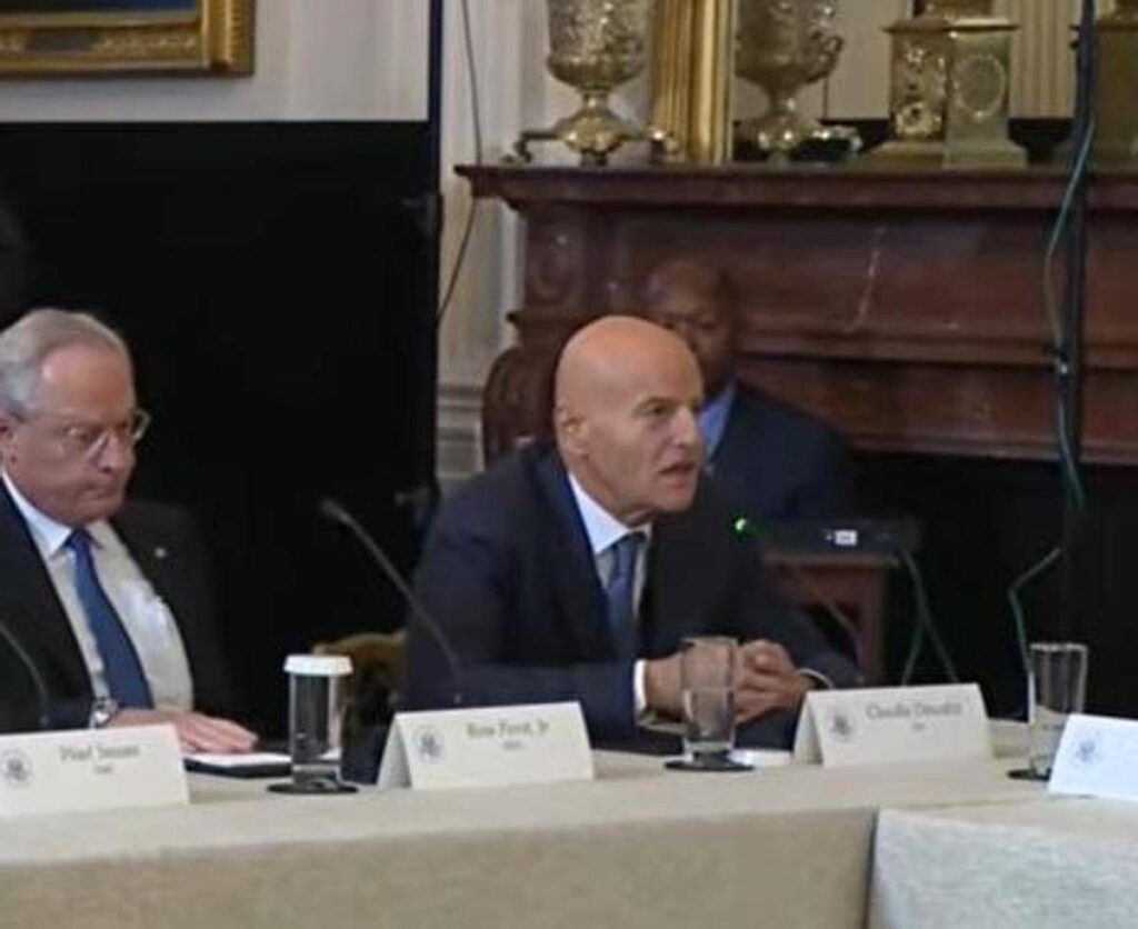 Descalzi: “Eni è pronta a investire in Venezuela e a lavorare con le compagnie Usa”