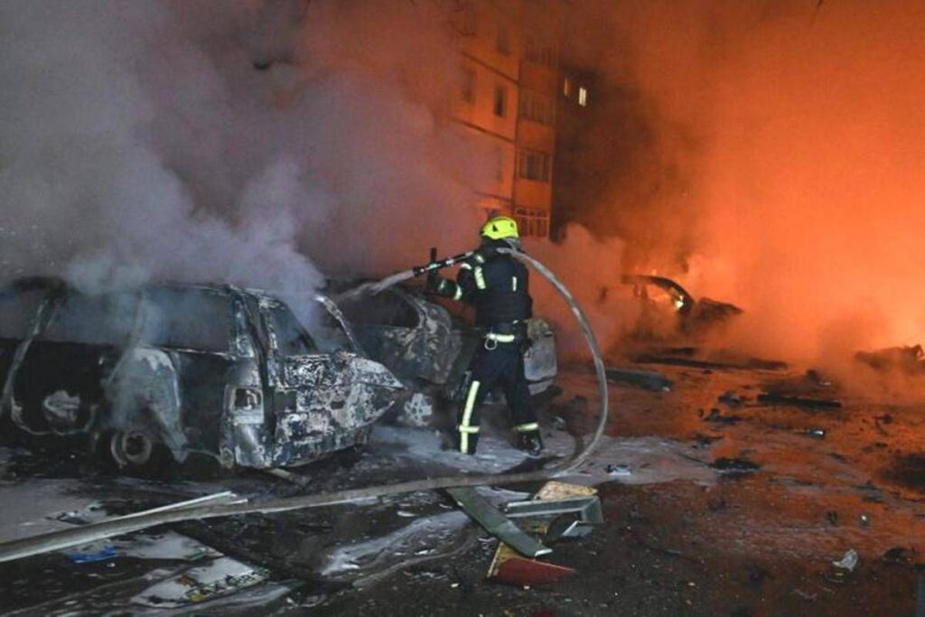 Droni e missili ipersonici sull’Ucraina, Russia: “Risposta ad attacco contro residenza Putin”
