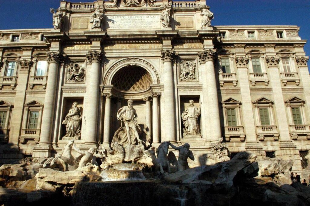 Fontata di Trevi, da 2 febbraio turisti a Roma pagheranno ticket di 2 euro