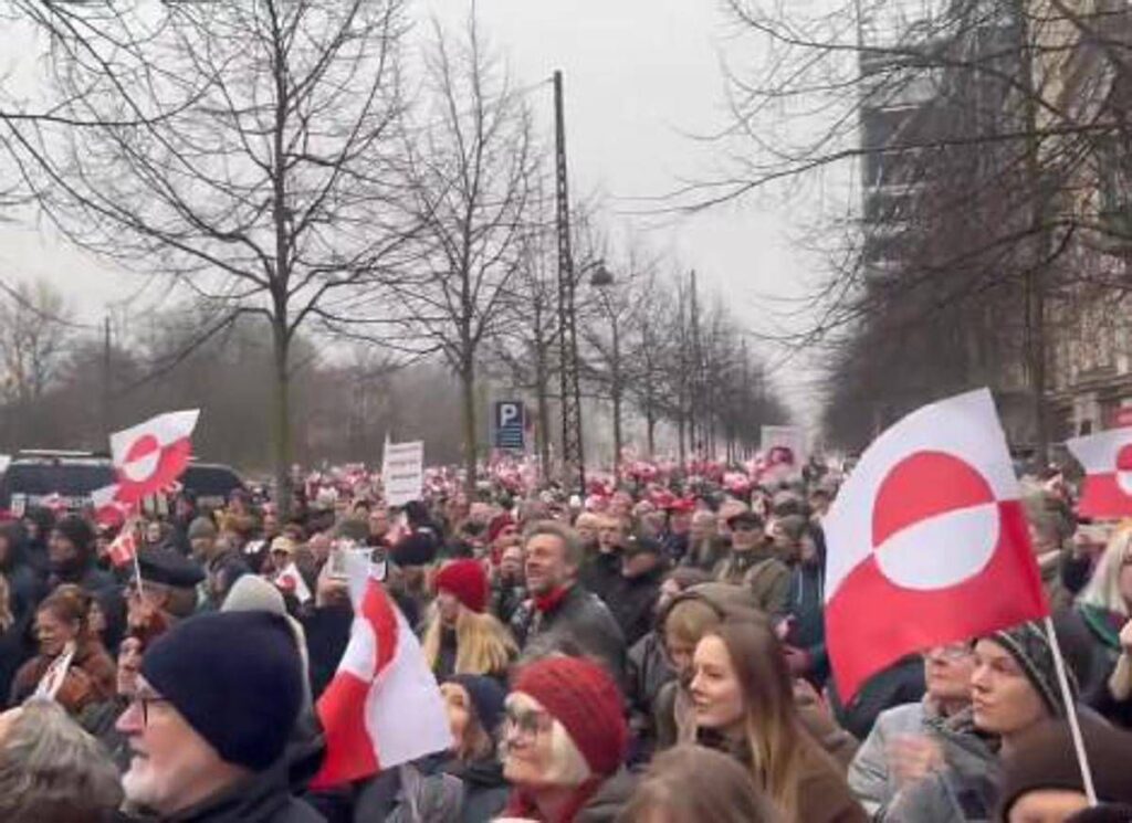 Groenlandia, in migliaia a Copenaghen contro Trump. C’è anche delegazione del Congresso Usa