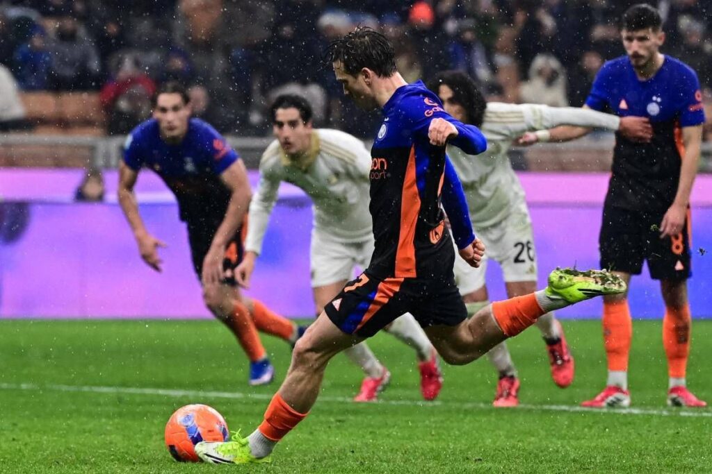 Inter-Pisa, rigore per i nerazzurri. Poi Chivu chiede un rosso: proteste a San Siro