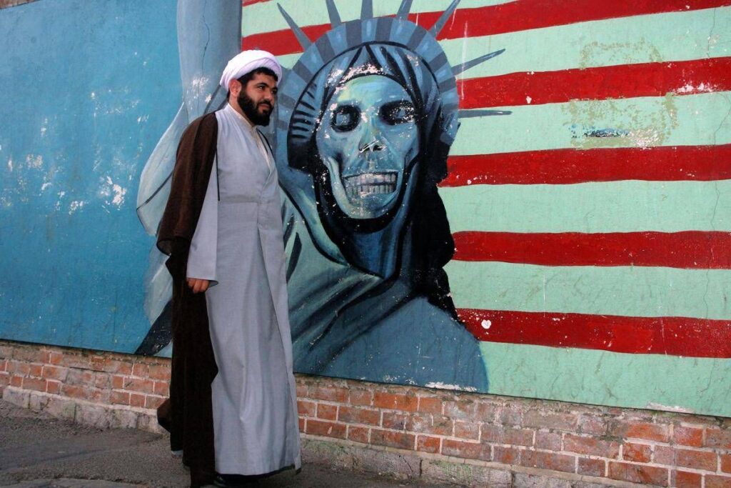 Iran, ministro degli Esteri sente capo Aiea: “Arrivare a intesa sostenibile”. Pressing Usa su Trump per non attaccare