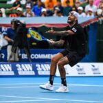 Kyrgios eliminato in doppio agli Australian Open, ma non ci sta: “Le regole sono stupide”