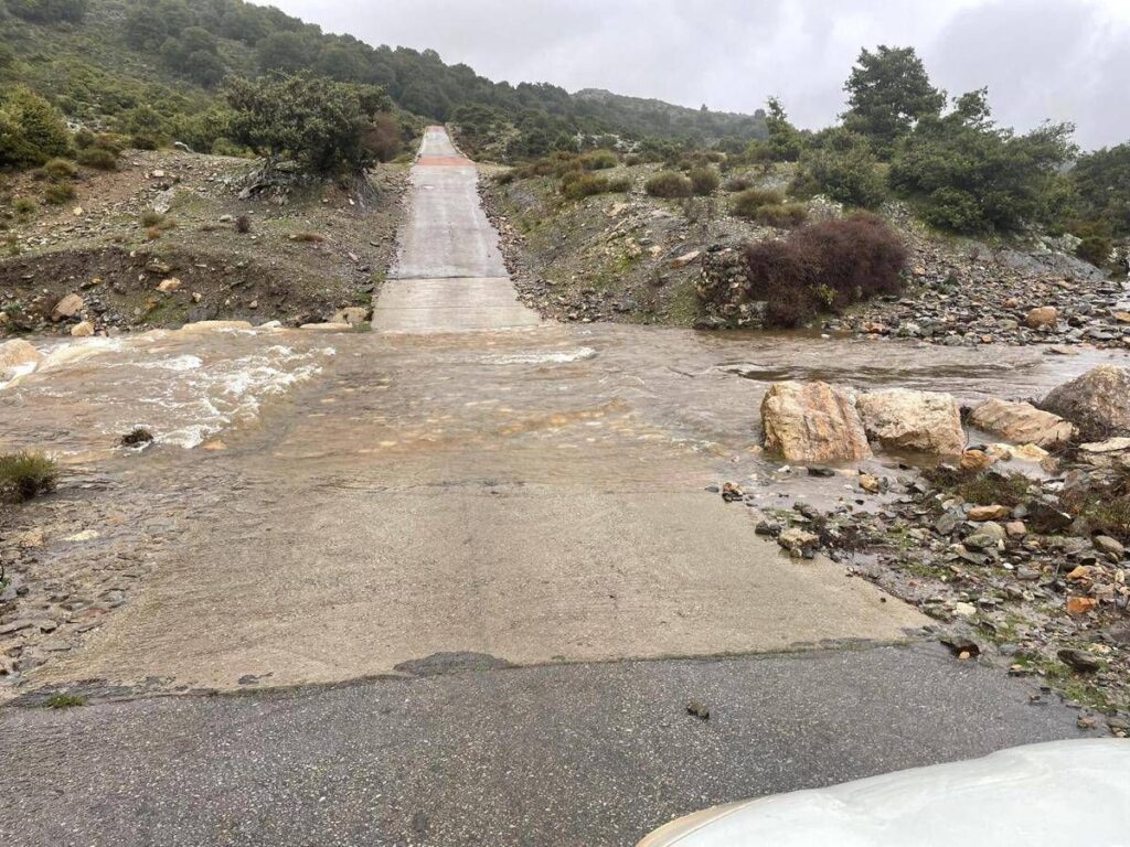 Maltempo, è allerta rossa in Sardegna e Sicilia: strade chiuse e prime evacuazioni