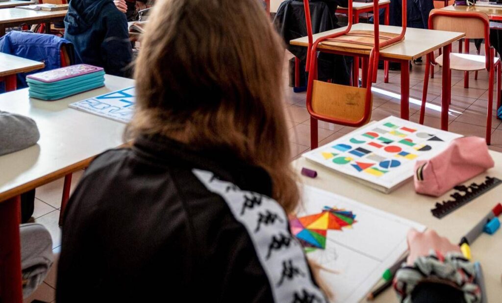Palermo, la scuola è senza riscaldamento: un’alunna si sente male