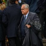 Scritta choc contro Lotito sul muro di una chiesa: “Solo qui sei benvenuto, coi piedi davanti”