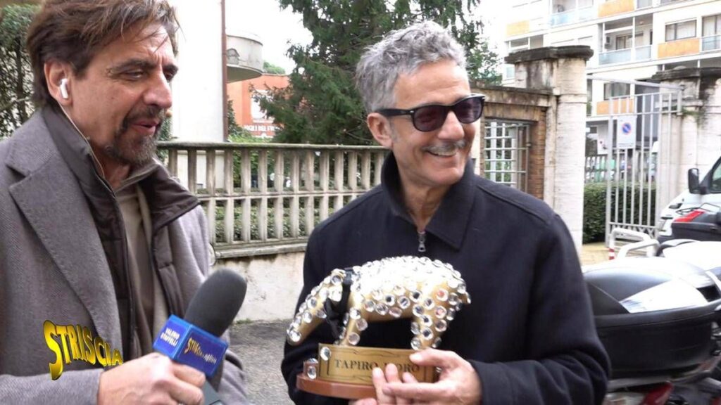 Striscia la Notizia, domani prima puntata: tapiro d’oro a Fiorello e De Filippi inviata