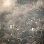 Venezuela, media: forti esplosioni a Caracas, avvertito anche sorvolo di aerei