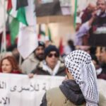 “Vergogna, fuori i sionisti dal corteo”: insulti a cronista Il Giornale al corteo Pro Pal di Milano