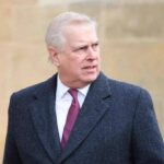 Andrew, via i titoli e la casa… ma non i privilegi funebri