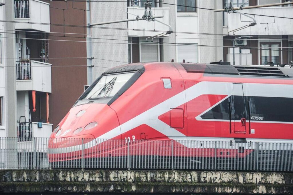 Atti dolosi sulle linee dell’Alta velocitร , rallentata la circolazione ferroviaria