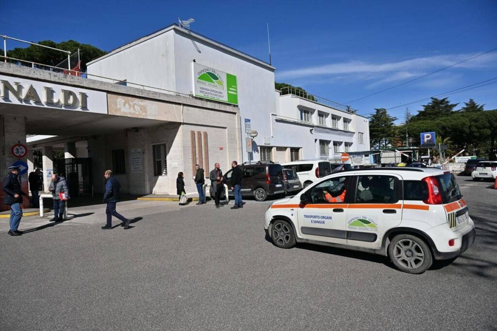 Bimbo trapiantato a Napoli, l’ospedale Monaldi: “In rapido peggioramento, de-escalation terapie”